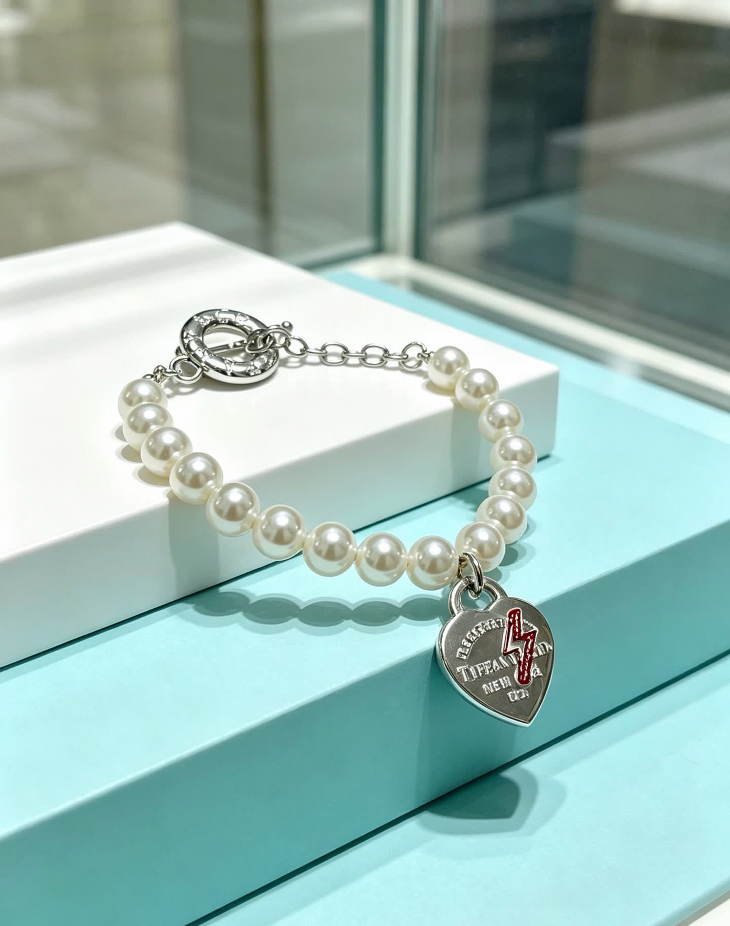 Tiffany & Co. Heart Tag Pearl Bracelet